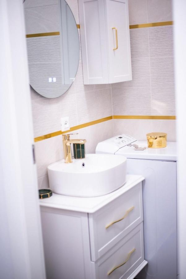 Isabel Apartaments Old Town بادوفا المظهر الخارجي الصورة